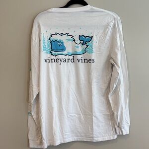 Vineyard Vines White Shirt with Blue Graphic